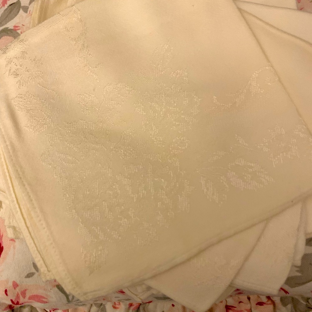 8 Vintage cloth dinner napkins